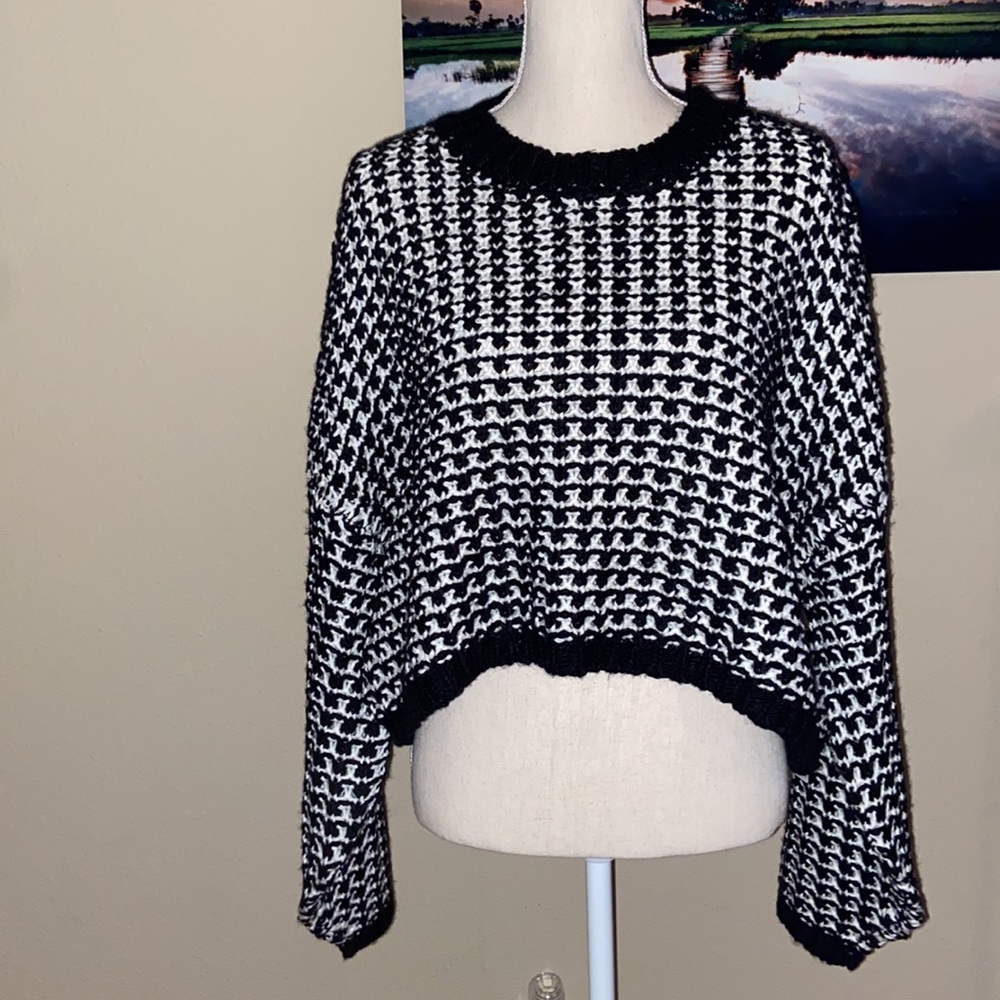 New w/ Tags Houndstooth Plaid Check Alyvia Plaid Crop Knit Sweater Amuse Society